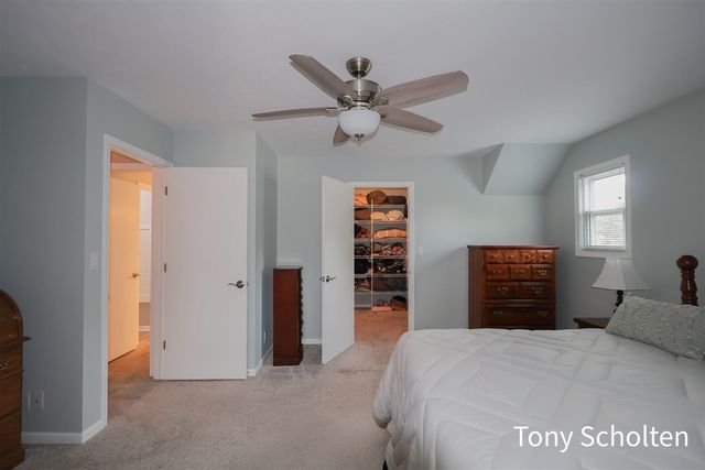 7537 Woodside Drive, Hudsonville, MI 49426