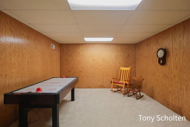 7537 Woodside Drive, Hudsonville, MI 49426