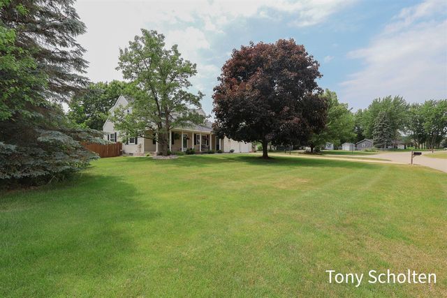 7537 Woodside Drive, Hudsonville, MI 49426