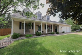 7537 Woodside Drive, Hudsonville, MI 49426
