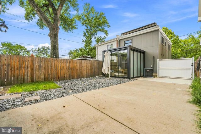 5703 EADS ST NE, Washington, DC 20019