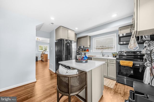 5703 EADS ST NE, Washington, DC 20019