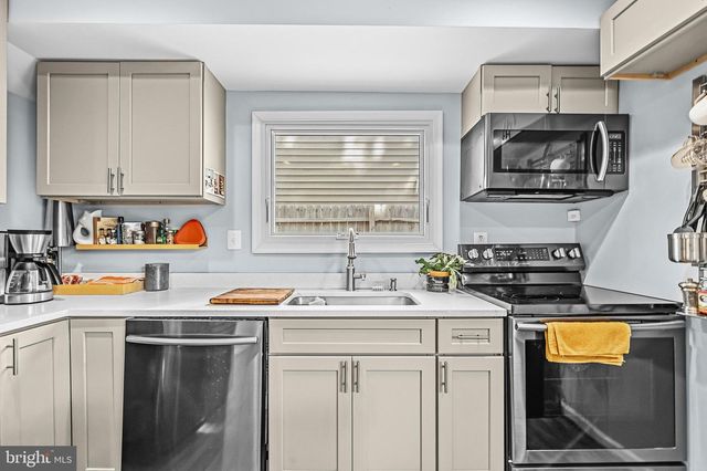 5703 EADS ST NE, Washington, DC 20019