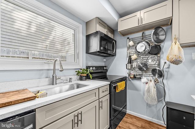 5703 EADS ST NE, Washington, DC 20019
