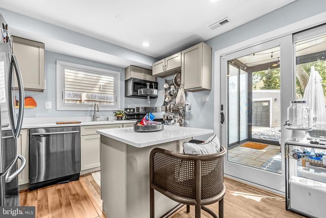 5703 EADS ST NE, Washington, DC 20019