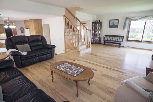 S46W35820 Meadows DRIVE, Dousman, WI 53118