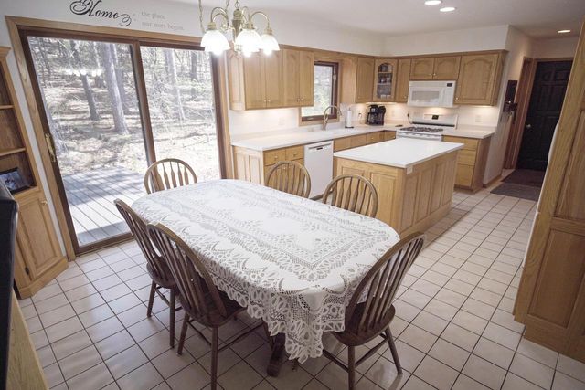 S46W35820 Meadows DRIVE, Dousman, WI 53118