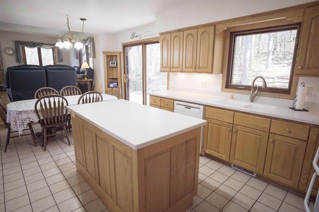 S46W35820 Meadows DRIVE, Dousman, WI 53118