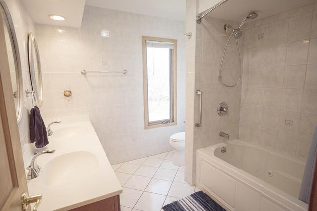 S46W35820 Meadows DRIVE, Dousman, WI 53118