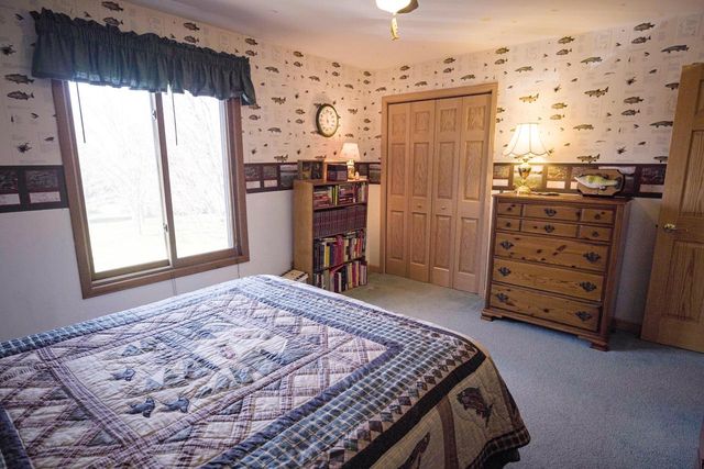 S46W35820 Meadows DRIVE, Dousman, WI 53118