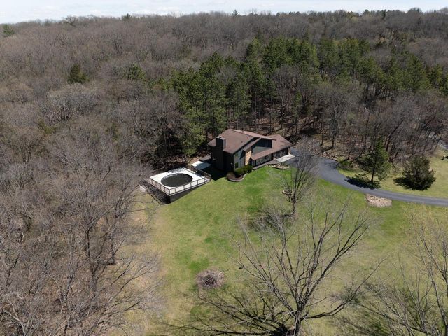 S46W35820 Meadows DRIVE, Dousman, WI 53118