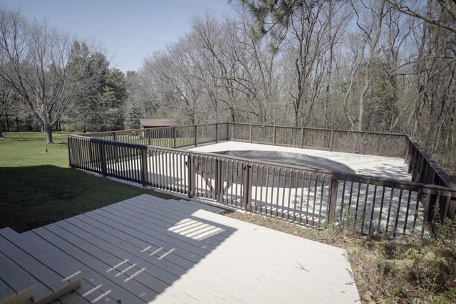 S46W35820 Meadows DRIVE, Dousman, WI 53118