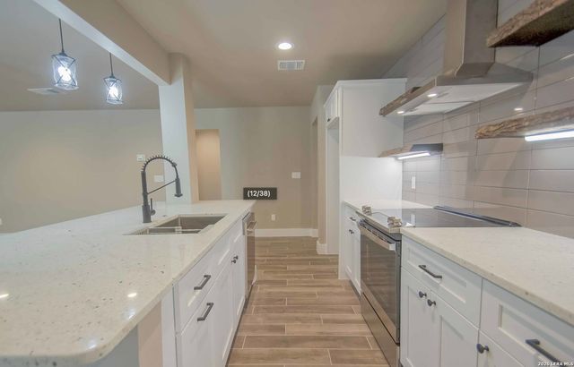 700 Firefly, Canyon Lake, TX 78133