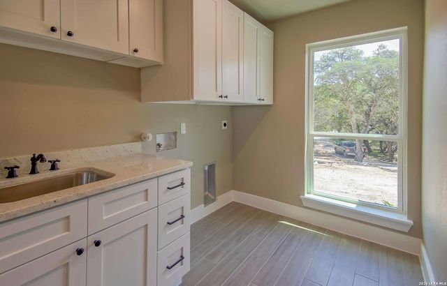 700 Firefly, Canyon Lake, TX 78133