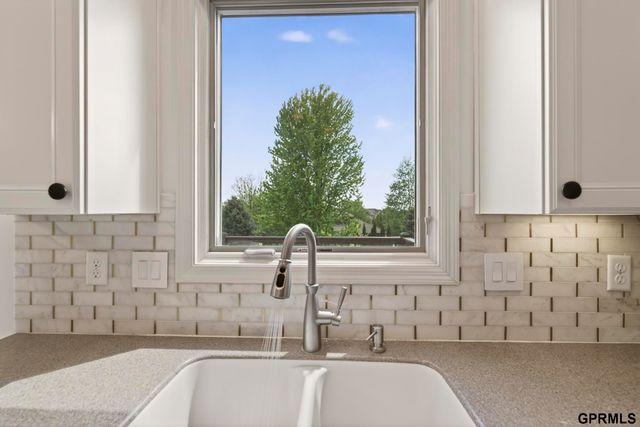 1419 S 195 Street, Omaha, NE 68130