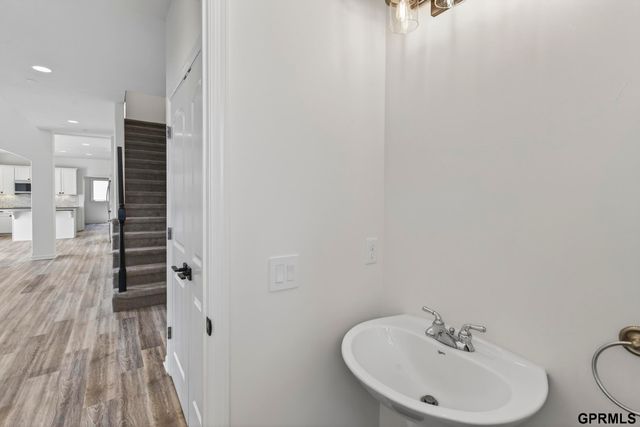 1419 S 195 Street, Omaha, NE 68130