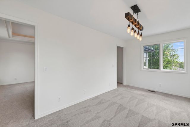 1419 S 195 Street, Omaha, NE 68130