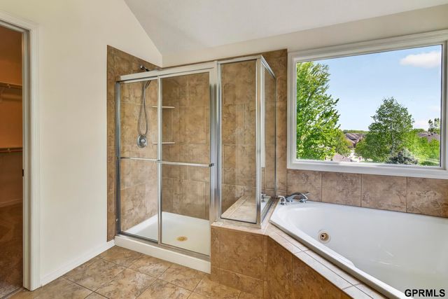 1419 S 195 Street, Omaha, NE 68130