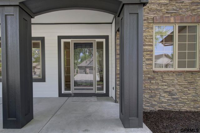 1419 S 195 Street, Omaha, NE 68130