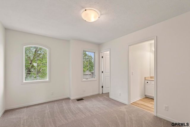 1419 S 195 Street, Omaha, NE 68130