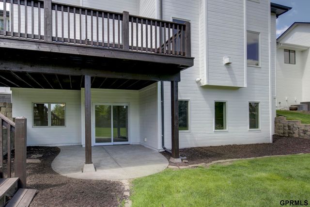 1419 S 195 Street, Omaha, NE 68130