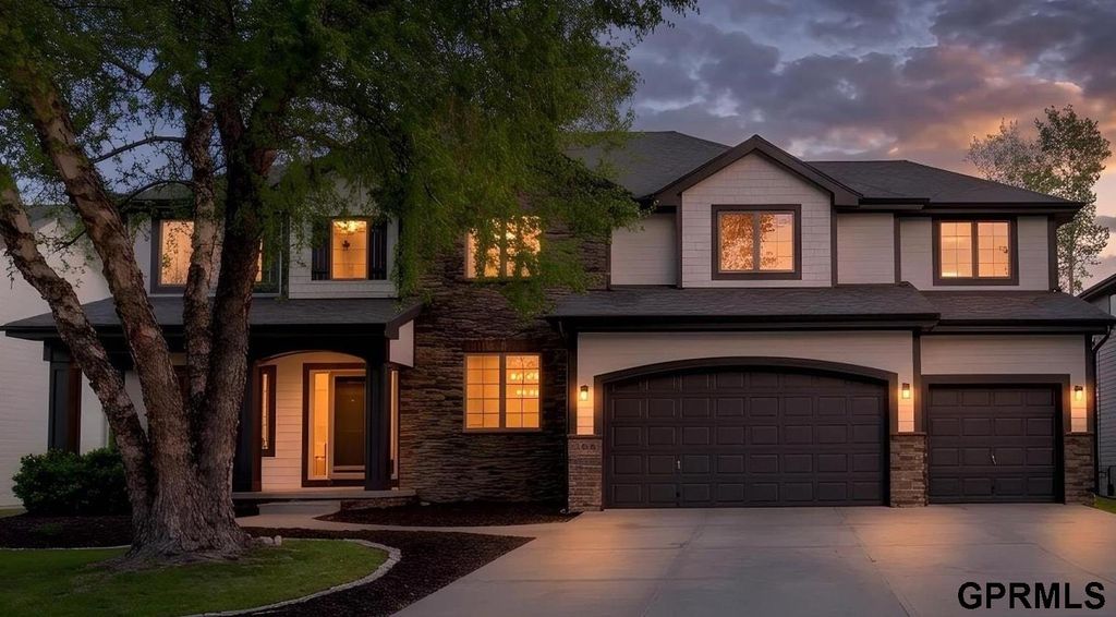 1419 S 195 Street, Omaha, NE 68130