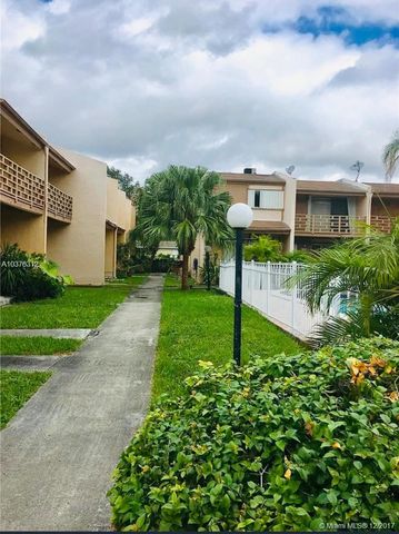 2831 Pierce Street, Hollywood, FL 33020