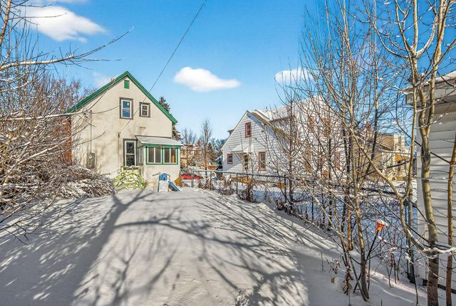 274 Wyoming Street E, Saint Paul, MN 55107