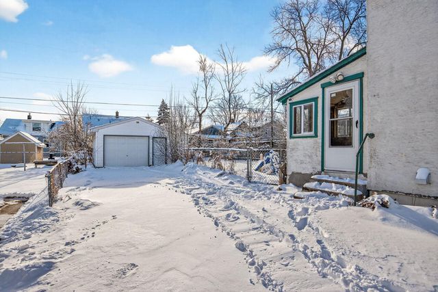 274 Wyoming Street E, Saint Paul, MN 55107