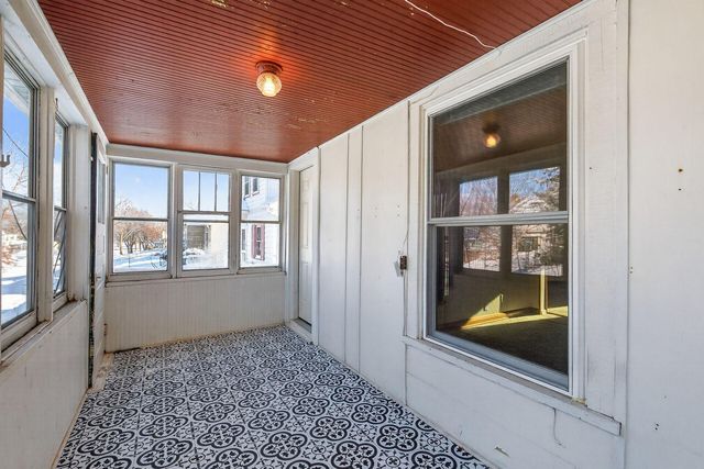 274 Wyoming Street E, Saint Paul, MN 55107