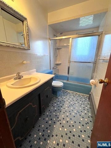 123 E Harwood Terrace 1st FL, Palisades Park, NJ 07650