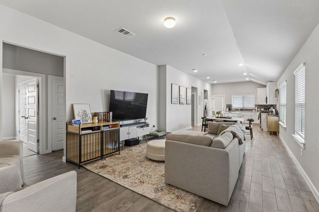 164 Appleberry LN, Elgin, TX 78621