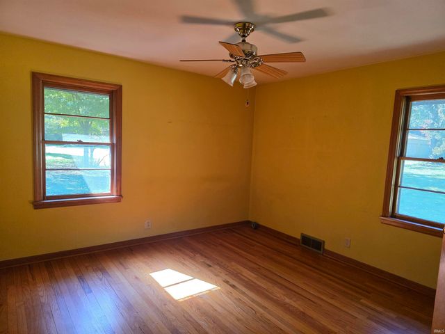 21840 Ireland Road, South Bend, IN 46614