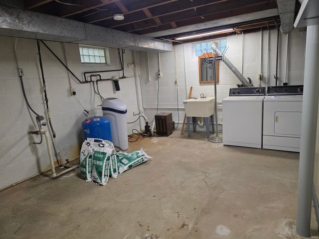 21840 Ireland Road, South Bend, IN 46614