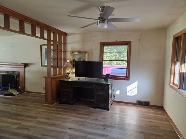 21840 Ireland Road, South Bend, IN 46614