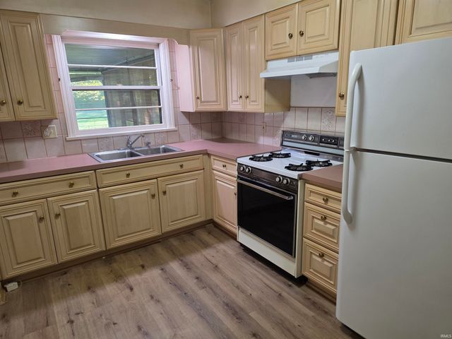 21840 Ireland Road, South Bend, IN 46614