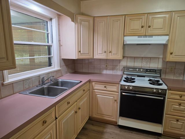 21840 Ireland Road, South Bend, IN 46614
