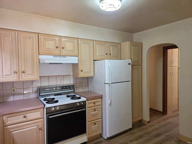 21840 Ireland Road, South Bend, IN 46614