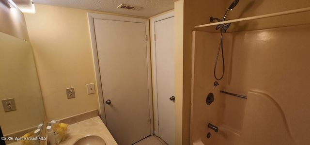 2101 Forest Knoll Drive NE 01-205, Palm Bay, FL 32905