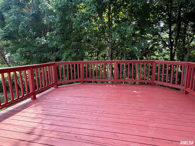 14 APPLE TREE Lane, East Peoria, IL 61611