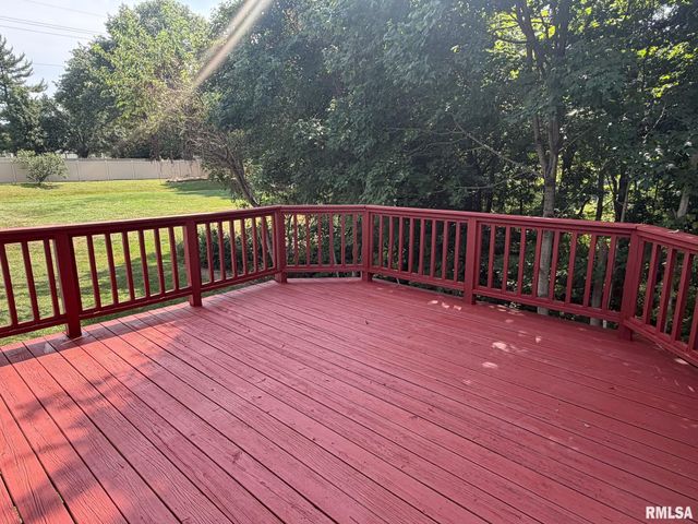 14 APPLE TREE Lane, East Peoria, IL 61611