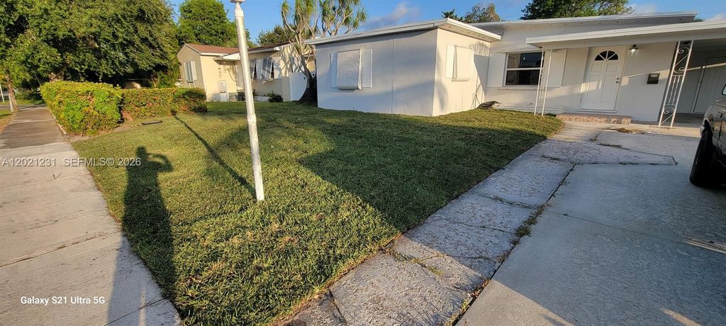 142 SE 4th Avenue, Boynton Beach, FL 33435