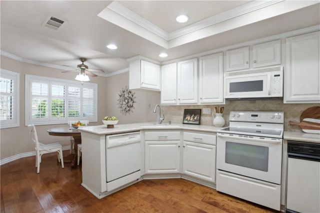872 Pebble Beach, Upland, CA 91784