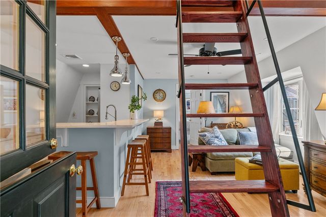 99 Coggeshall Avenue 2, Newport, RI 02840