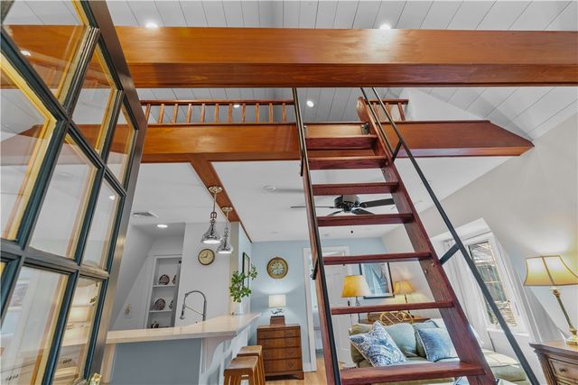 99 Coggeshall Avenue 2, Newport, RI 02840