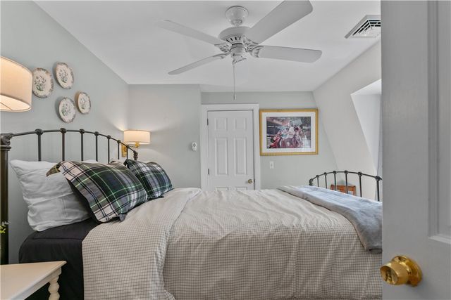 99 Coggeshall Avenue 2, Newport, RI 02840