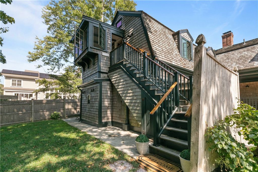 99 Coggeshall Avenue 2, Newport, RI 02840