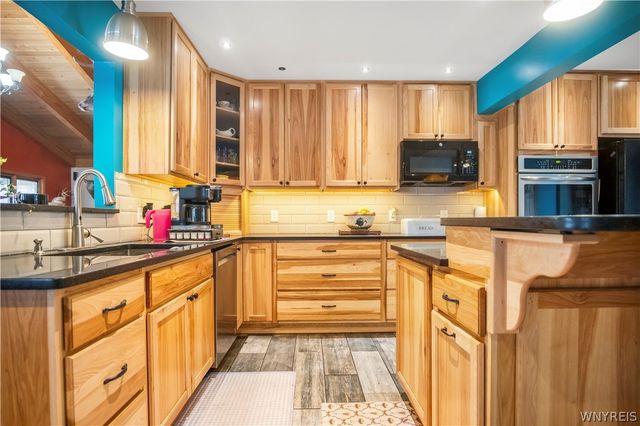 2995 Krueger Road, Wheatfield, NY 14120