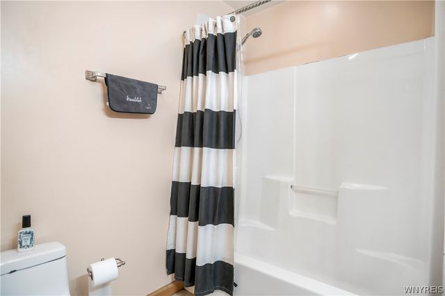 2995 Krueger Road, Wheatfield, NY 14120