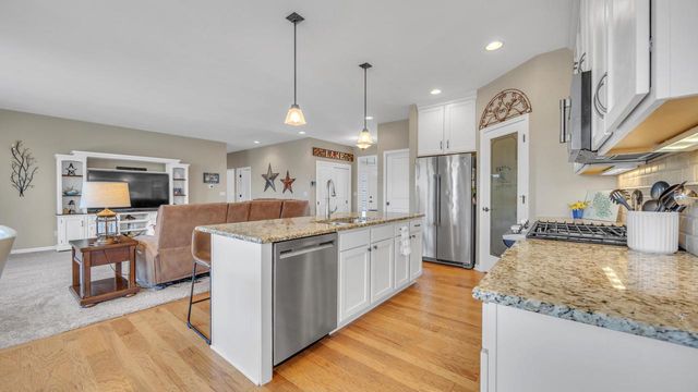 522 Cloverdale LANE, Plymouth, WI 53073